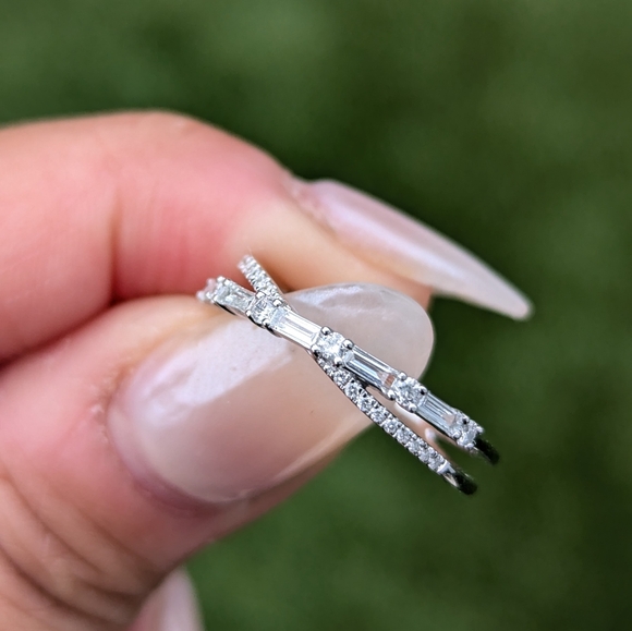 18K White Gold Baguette and Round Diamond Cross X Ring Band - Picture 5 of 9